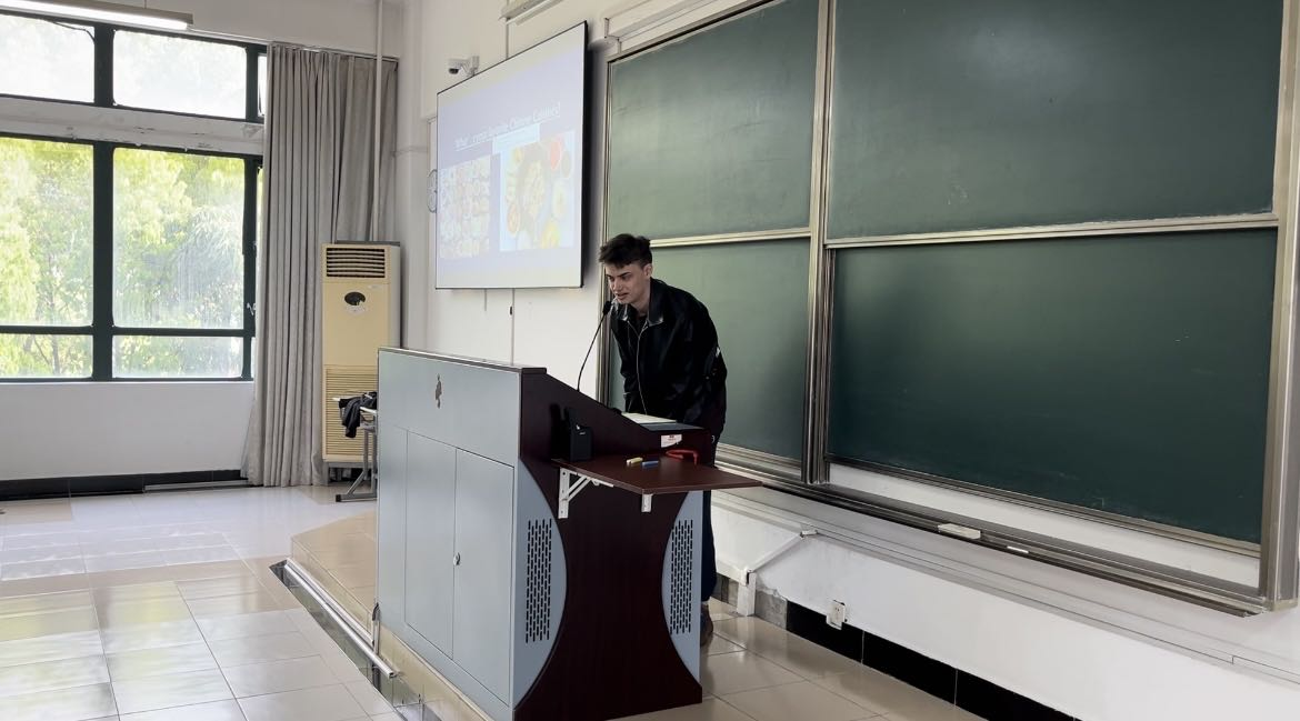 An international student is introducing his favorite Chinese cuisine