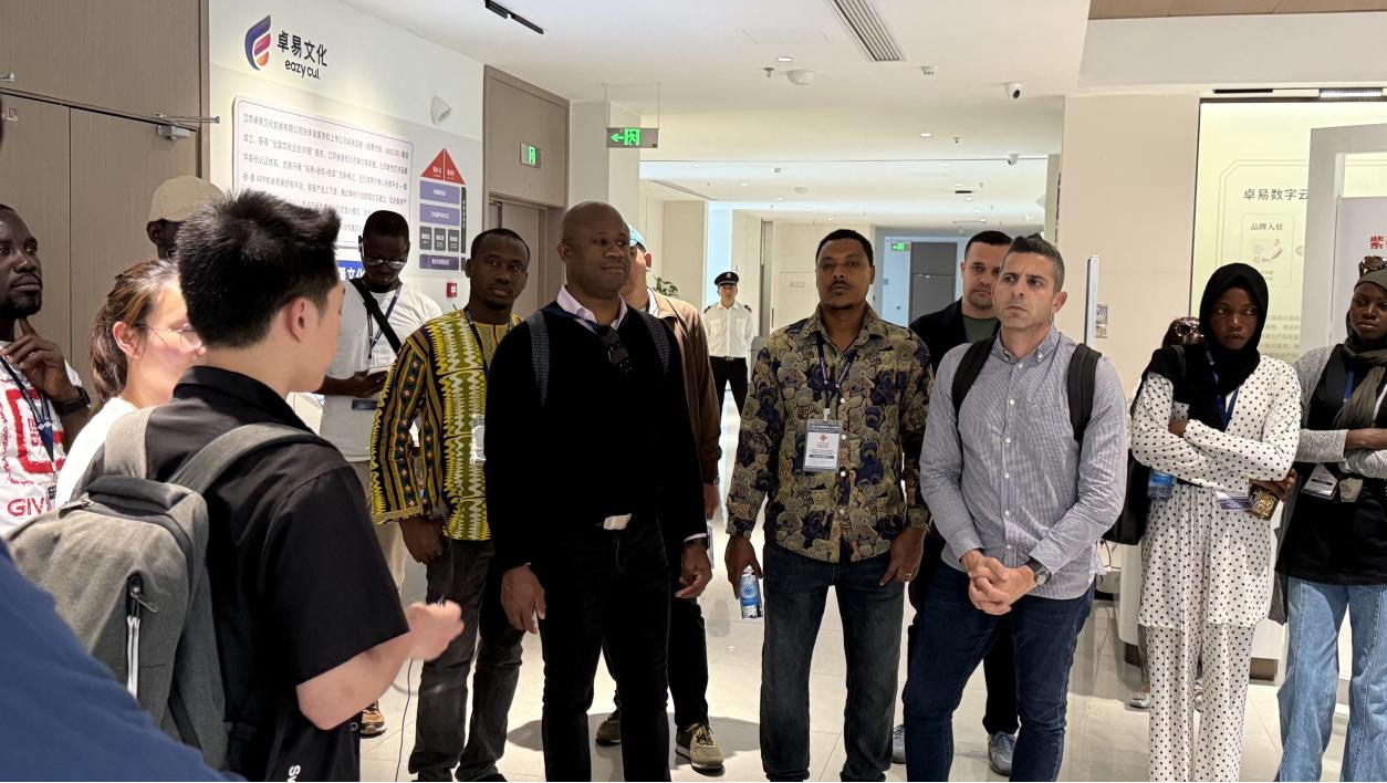 Image: Visiting Jiangsu Zhuoyi Culture Development Co., Ltd.
