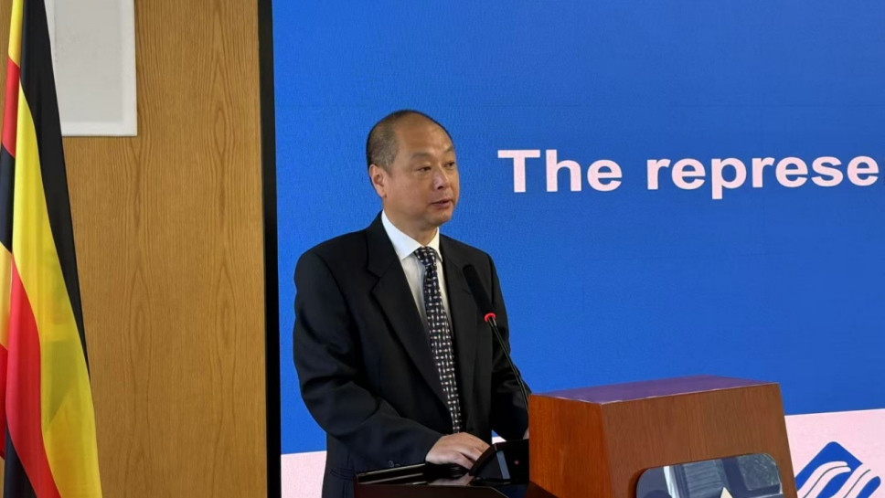 图为张晖发言