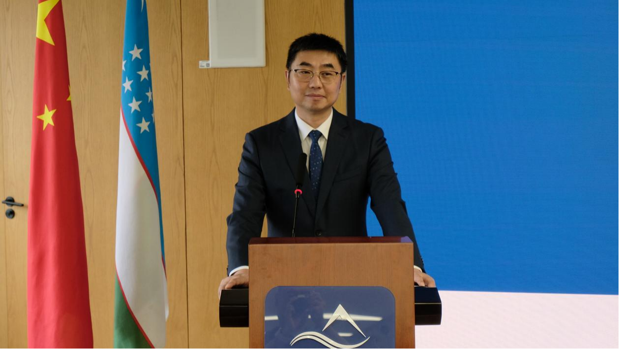 图为陈巍发言