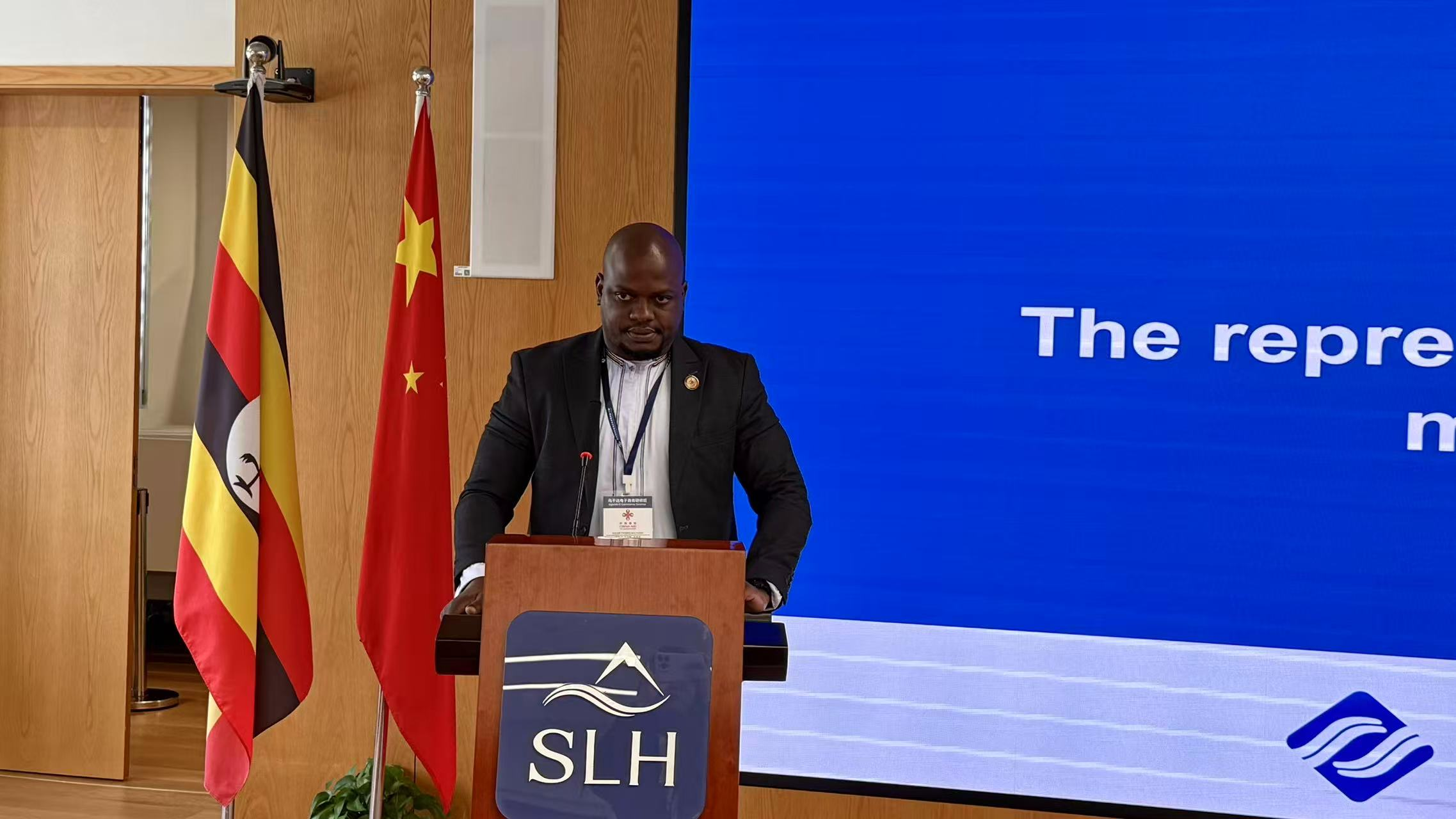 图为学员代表发言