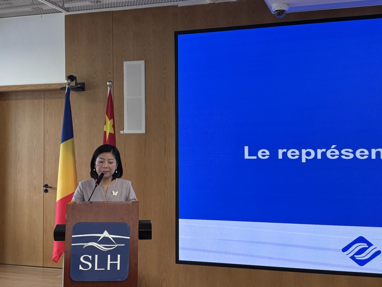 图为朱婷发言