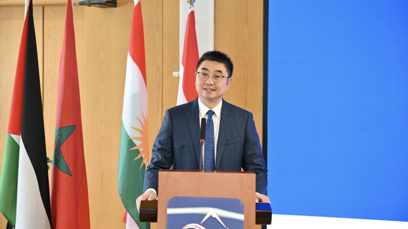 图为陈巍发言